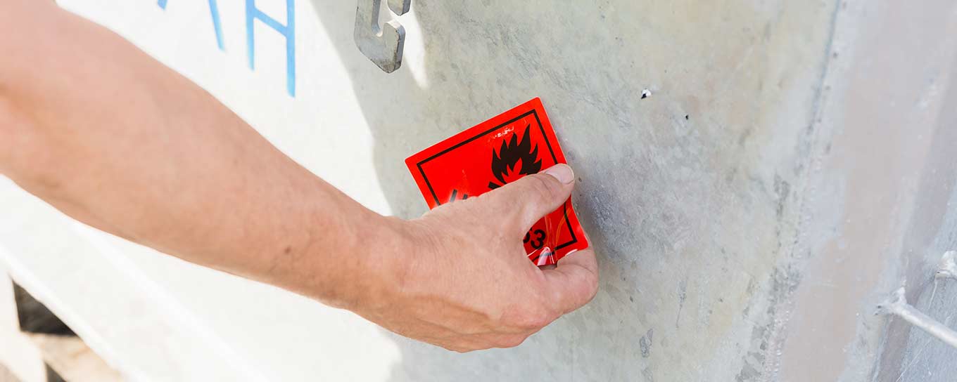 ADR: Sichere Kennzeichnung im Gefahrguttransport